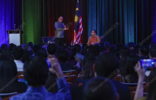 DATUK SERI ANWAR IBRAHIM