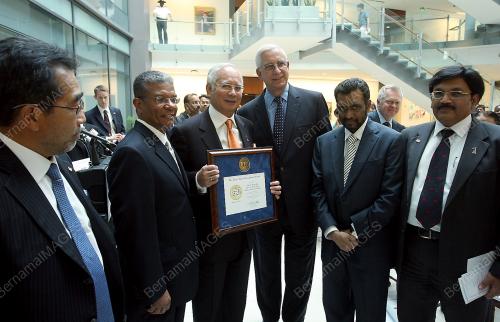 DATUK SERI MOHD NAJIB TUN ABDUL RAZAK