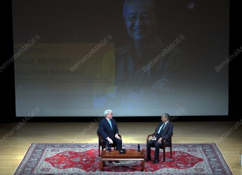 USA0F_27092018_PM_ASIA_SOCIETY