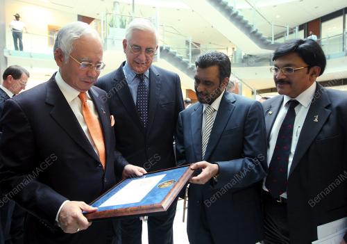 DATUK SERI MOHD NAJIB TUN ABDUL RAZAK