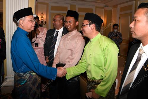 DATUK SERI ISMAIL SABRI YAAKOB