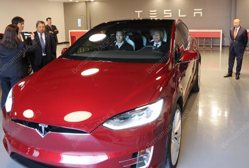USA16_18022016_TESLA