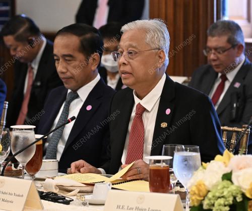 DATUK SERI ISMAIL SABRI YAAKOB