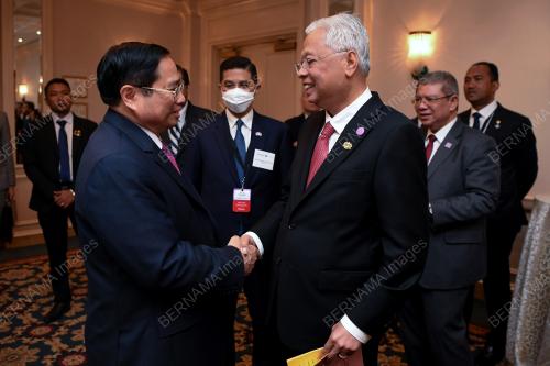 DATUK SERI ISMAIL SABRI YAAKOB