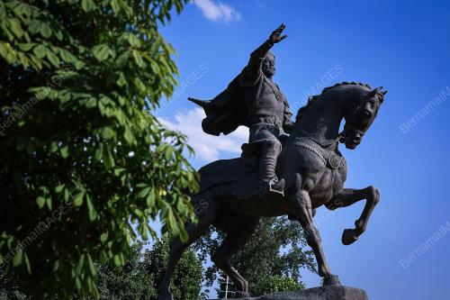 AMIR TEMUR STATUE