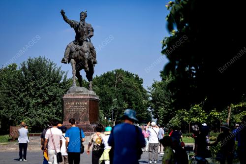 AMIR TEMUR STATUE