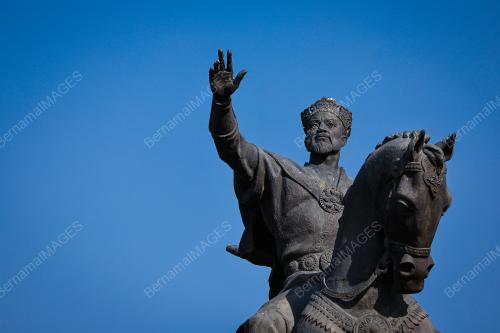 AMIR TEMUR STATUE