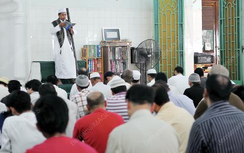 VET02_14032014_MH370_MASJID