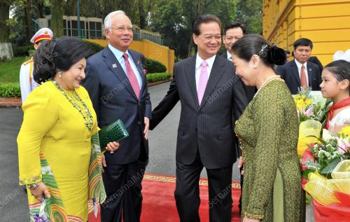 VET04_04042014_PM_HANOI