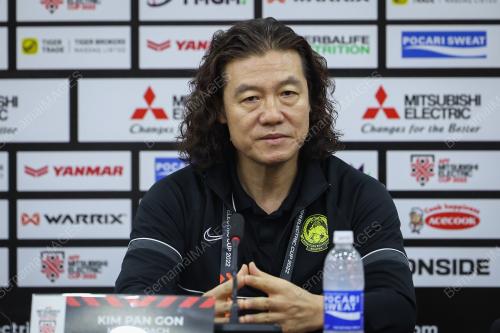 KIM PAN GON
