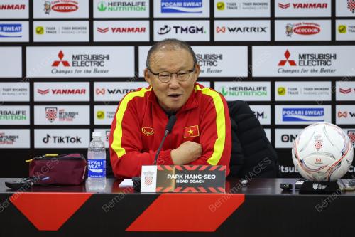 PIALA PERSEKUTUAN BOLASEPAK AFF