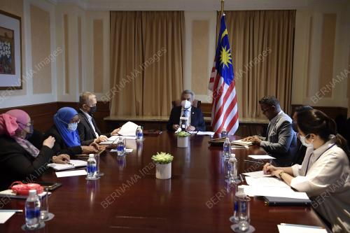 DATUK AMRAN MOHAMED ZIN