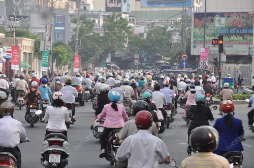 KESESAKAN JALAN RAYA