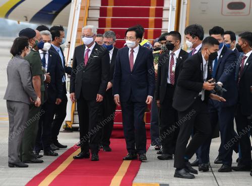DATUK SERI ISMAIL SABRI YAAKOB