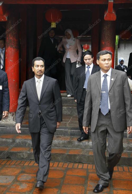 TUANKU MIZAN ZAINAL ABIDIN