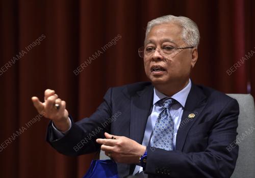 DATUK SERI ISMAIL SABRI YAAKOB