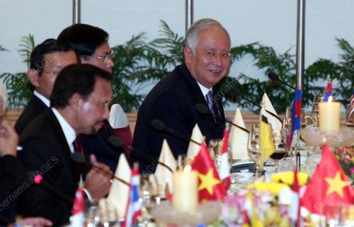 SIDANG KEMUNCAK ASEAN KE 17