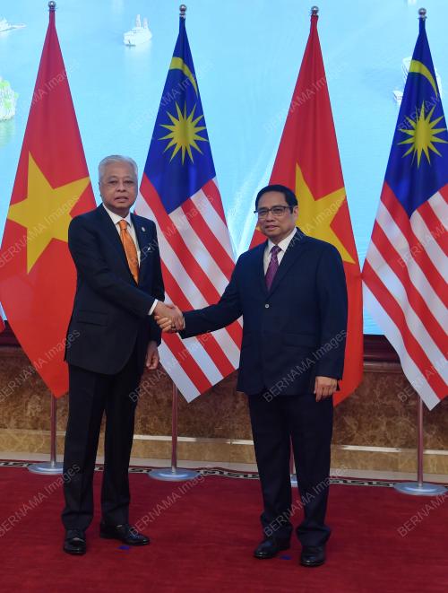 DATUK SERI ISMAIL SABRI YAAKOB
