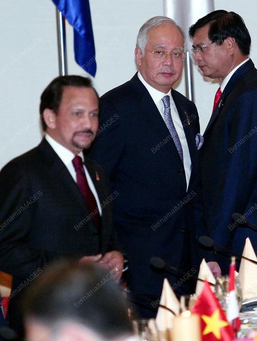 SIDANG KEMUNCAK ASEAN KE 17