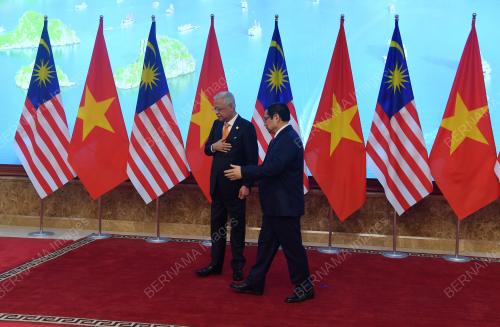 DATUK SERI ISMAIL SABRI YAAKOB