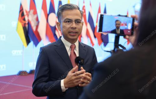 FAHMI FADZIL