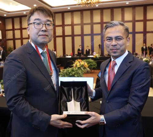 FAHMI FADZIL