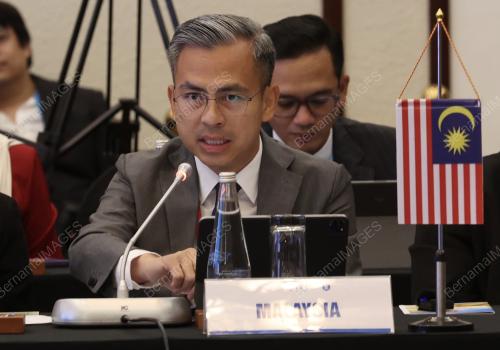 FAHMI FADZIL