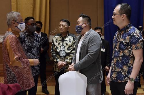 DATUK SERI ISMAIL SABRI YAAKOB
