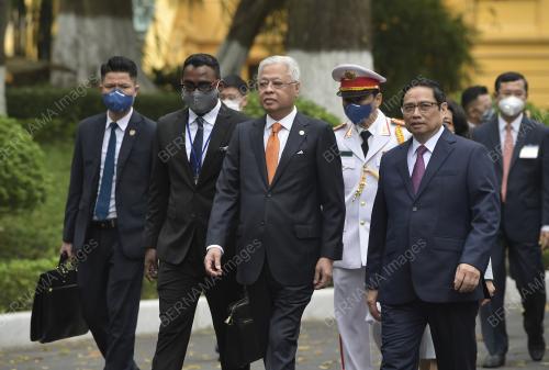 DATUK SERI ISMAIL SABRI YAAKOB