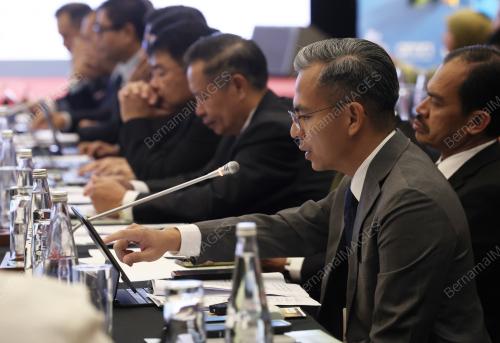 FAHMI FADZIL