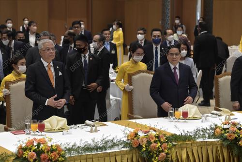 DATUK SERI ISMAIL SABRI YAAKOB