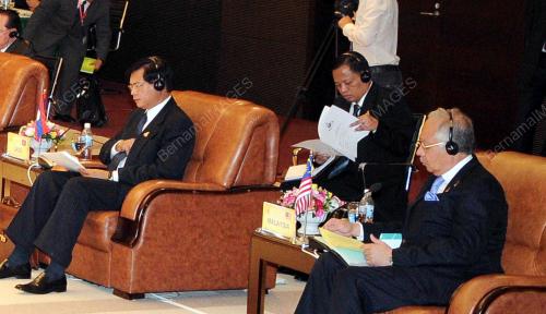 SIDANG KEMUNCAK ASEAN KE-17