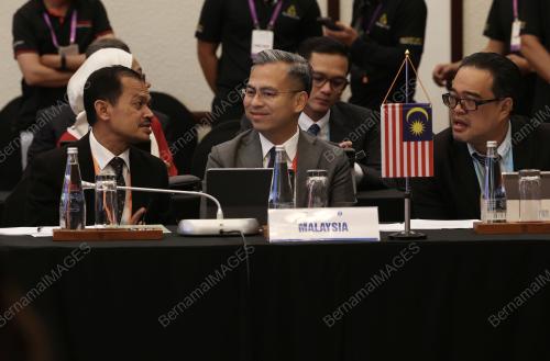 FAHMI FADZIL