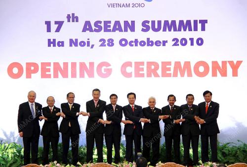 SIDANG KEMUNCAK ASEAN KE-17