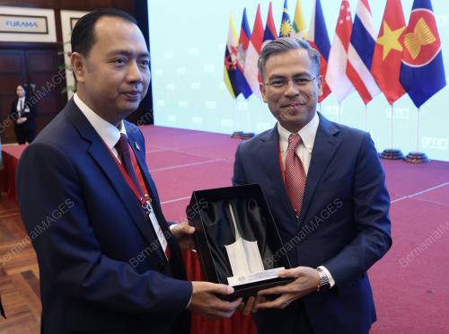 FAHMI FADZIL