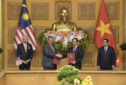 DATUK SERI ISMAIL SABRI YAAKOB