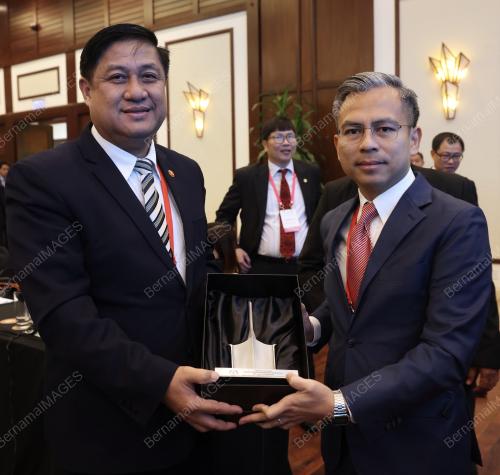 FAHMI FADZIL