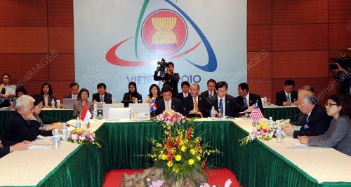 SIDANG KEMUNCAK ASEAN KE 17