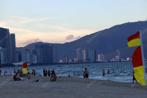 PANTAI MY KHE