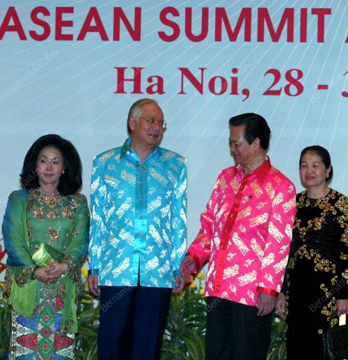 SIDANG KEMUNCAK ASEAN KE-17