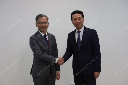FAHMI FADZIL