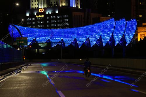 LAMPU BIRU