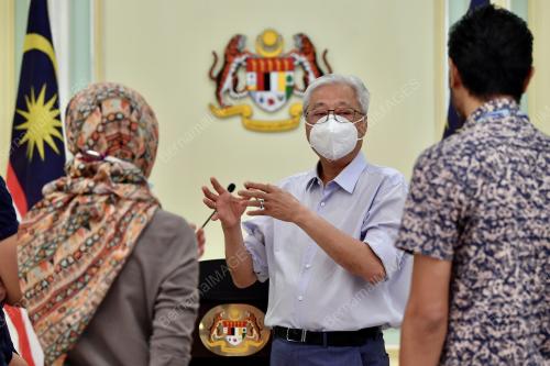 DATUK SERI ISMAIL SABRI YAAKOB