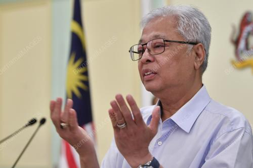 DATUK SERI ISMAIL SABRI YAAKOB