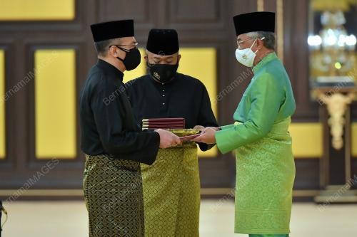 DATUK SERI HISHAMMUDDIN TUN HUSSEIN