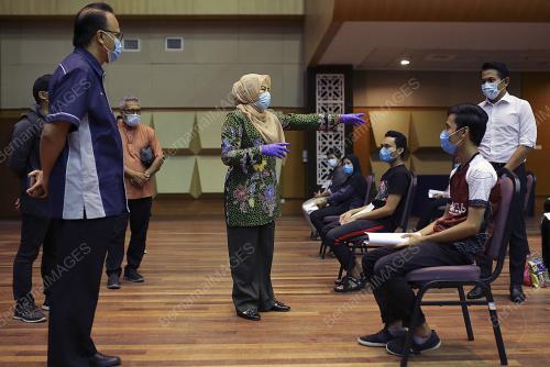 DATUK DR NORAINI AHMAD