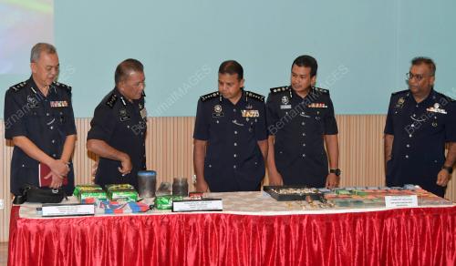 DATUK AYUB KHAN MYDIN PITCHAY