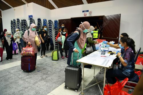 PELEPASAN PELAJAR KE KAMPUNG