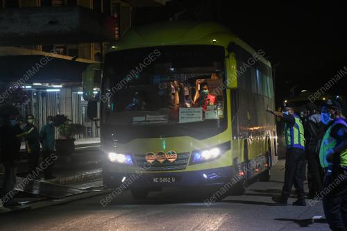 PROSES PENGHANTARAN PULANG PELAJAR KE KAMPUNG
