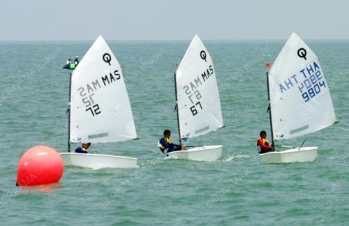 YA02-10_09_2001_OPTIMIST_10092001